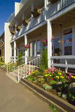 Parkland Village Inn Alma Eksteriør bilde